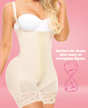 Load image into Gallery viewer, Bootylicious line for enhanced buttocks and ultra waist with two sizes larger in the hips. Short Leg-1570